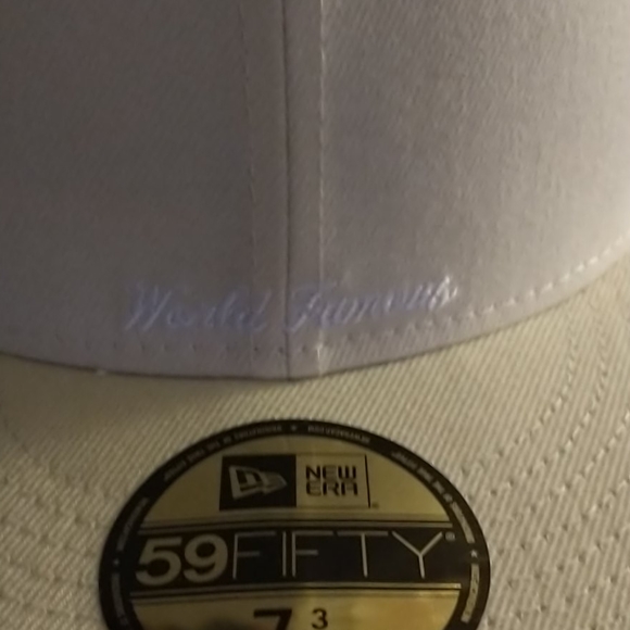 Brand new never worn supreme reverse box logo - Picture 2 of 5